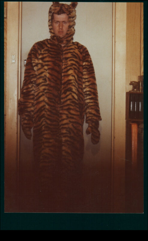 [TigerMan_IN_A_Tigers_Costume.jpg]