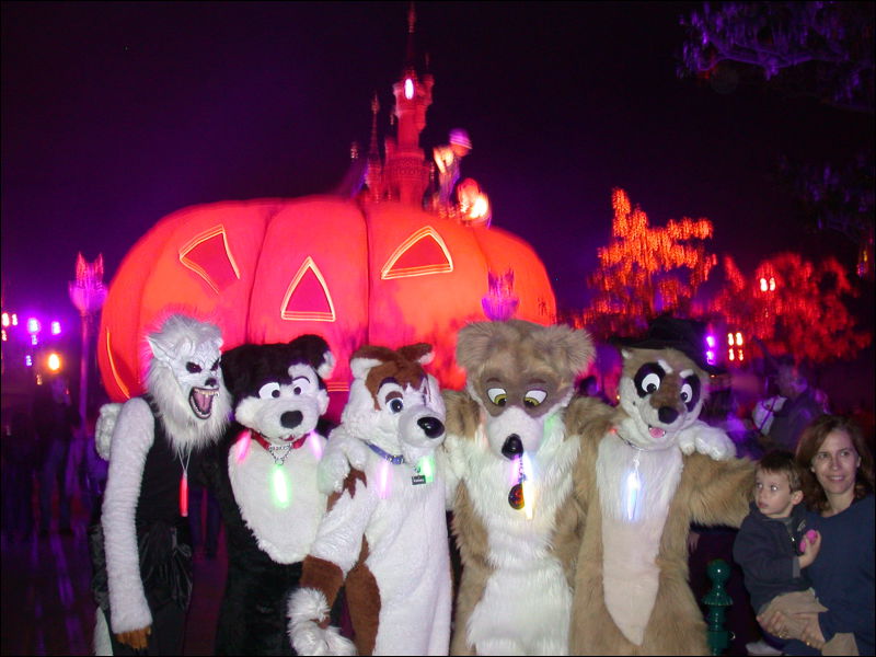 [DisneylandParis_Halloween2005_076.jpg]