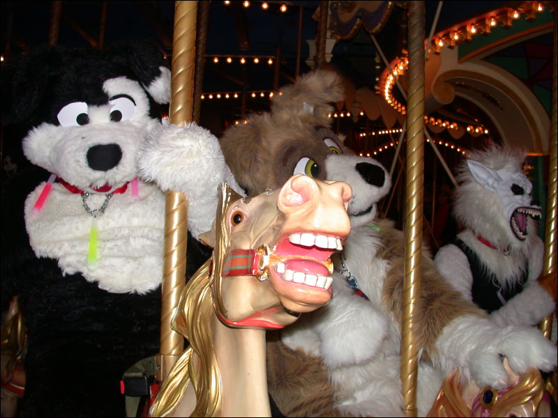 [DisneylandParis_Halloween2005_120.jpg]