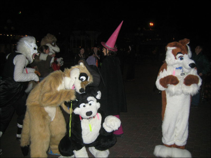 [ShadowTam_DisneylandParis_Halloween2005_18.jpg]