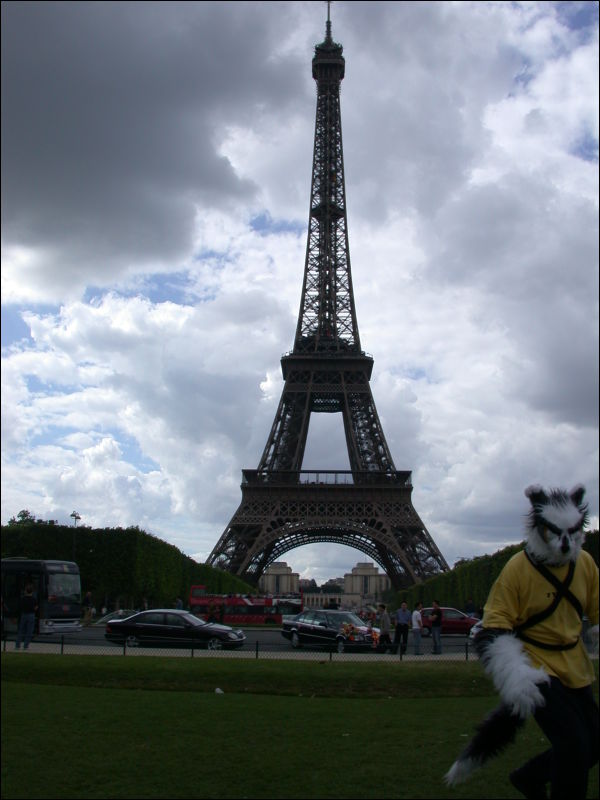 [20040612_EiffelTowerDay_08.jpg]