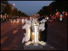 [20051029 ScritchPippinYagfox 36 ChampsElysees]