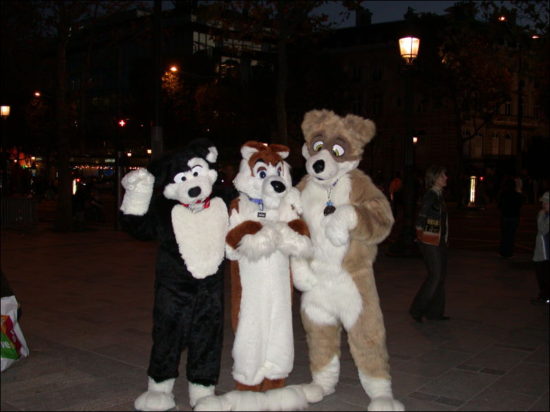 [20051029_ScritchPippinYagfox_49_ChampsElysees.jpg]