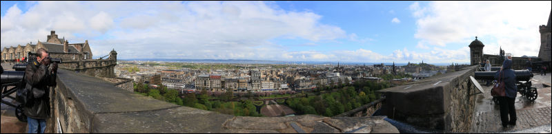 [Junkvist_Edinburgh_castle_panorama_1.jpg]
