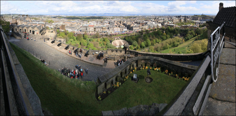 [Junkvist_Edinburgh_castle_panorama_4.jpg]